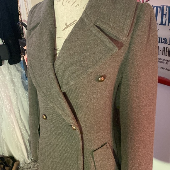 Wool trench coat by Club Monaco in pristine condition. Worn 2x. - Picture 3 of 15